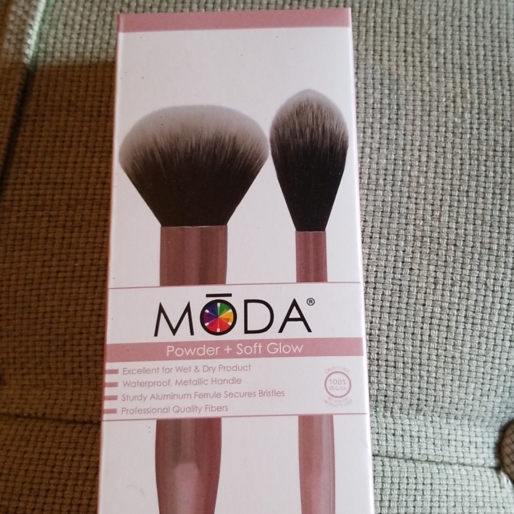Makeup brushes